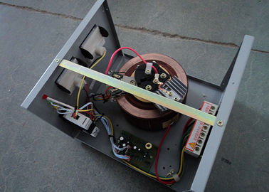 قدرت بالا صنعتی 2 KVA SVC ولتاژ اتوماتیک تنظیم AVR 110V / 220V